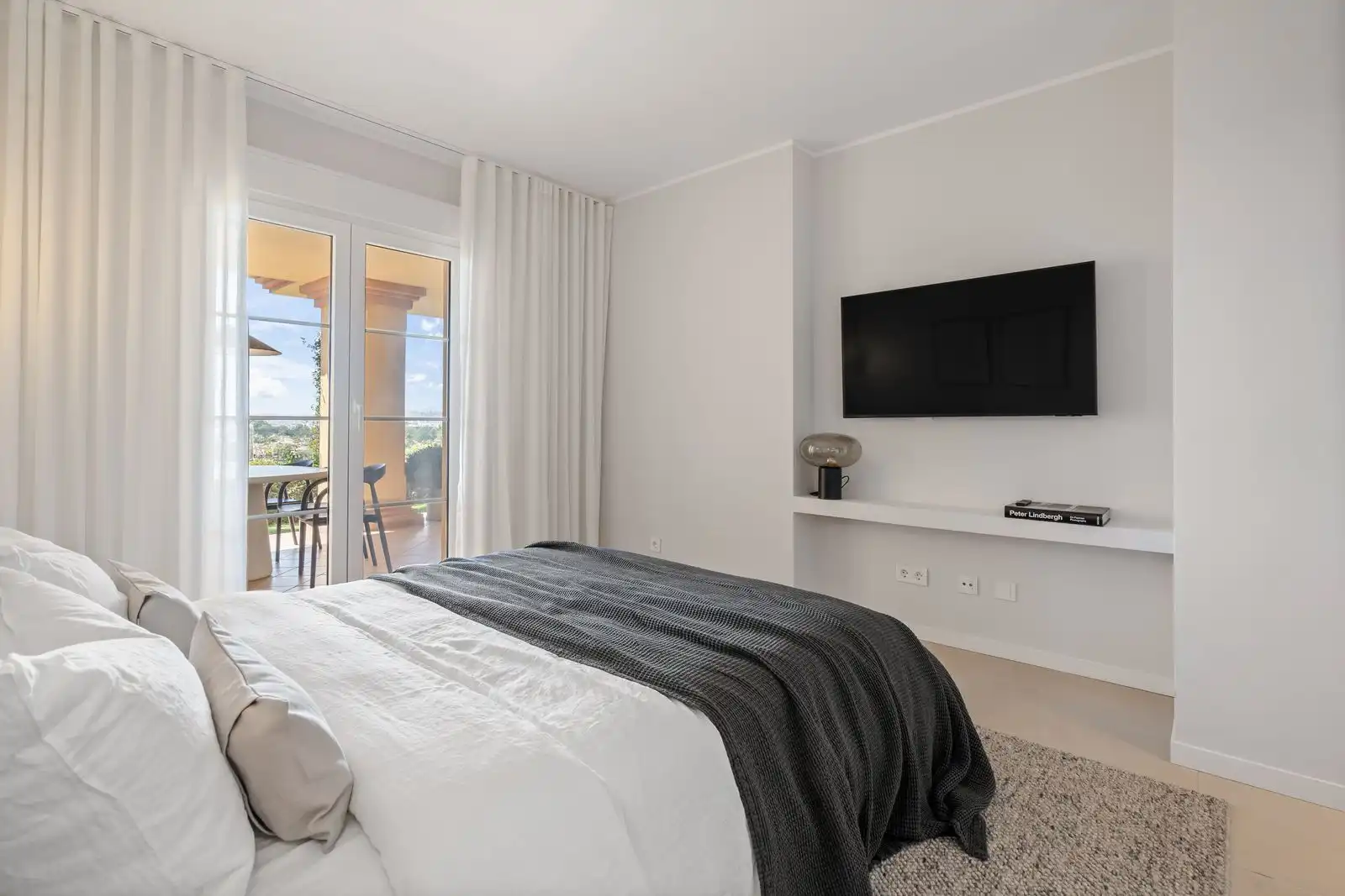 Habitación de Apartamento en venta en Marbella con Terraza, Amueblado y Piscina comunitaria