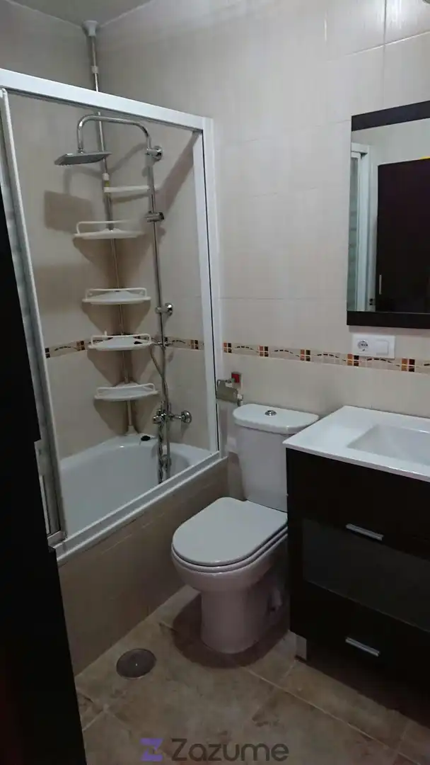 Baño de Dúplex de alquiler en Dos Hermanas con Aire acondicionado, Calefacción y Terraza