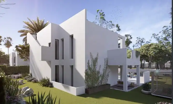 Casa con terraza en venta en San Luis de Sabinillas