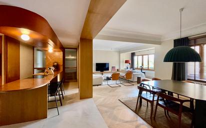 Living room of Flat for sale in  Barcelona Capital  with Air Conditioner, Heating and Parquet flooring