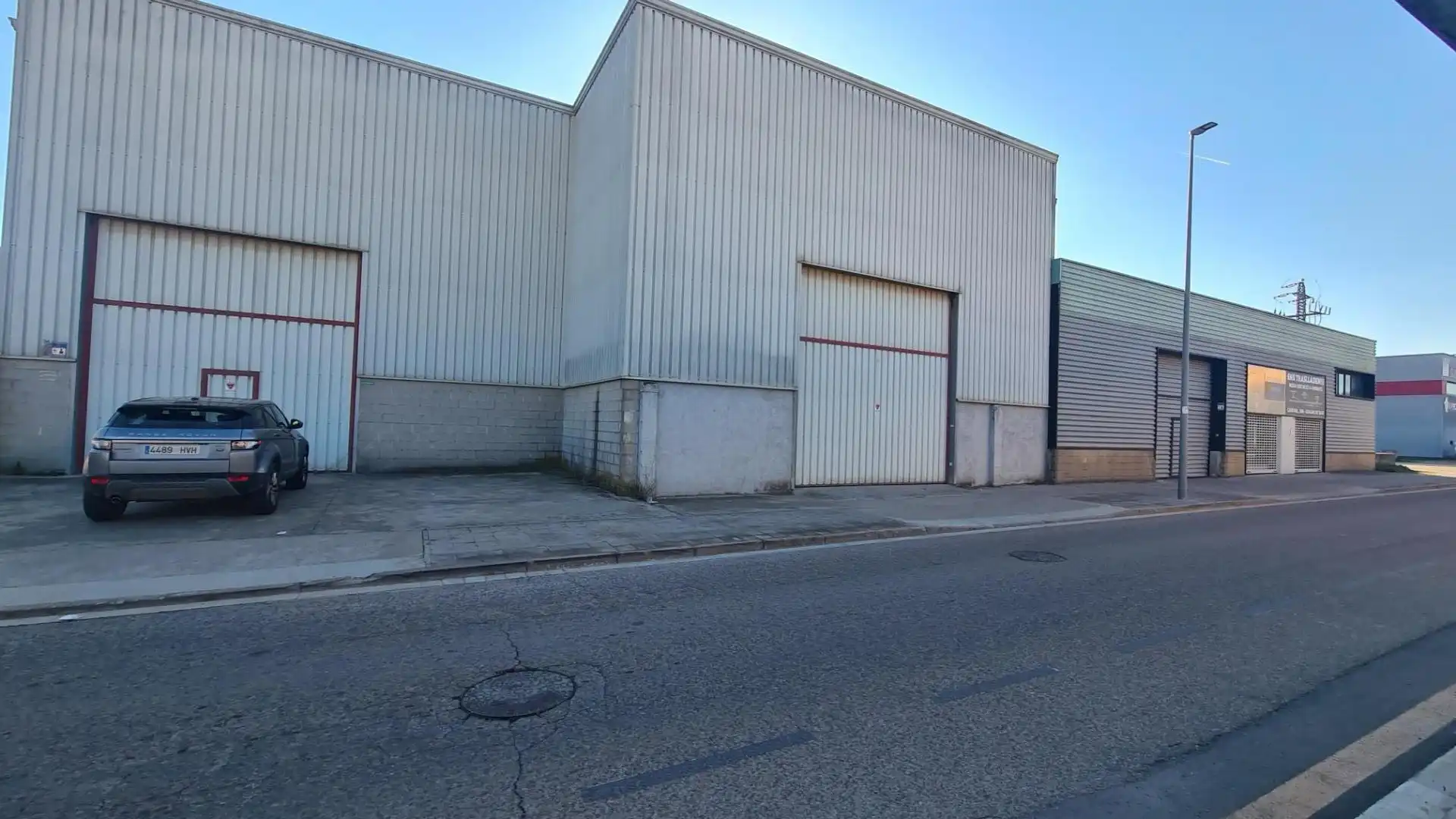 Außenansicht von Fabrikhallen zum Verkauf in Sant Celoni