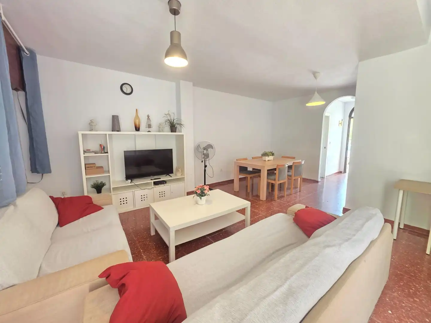 Sala de estar de Casa adosada de alquiler en Vélez-Málaga con Jardín privado, Terraza y Amueblado