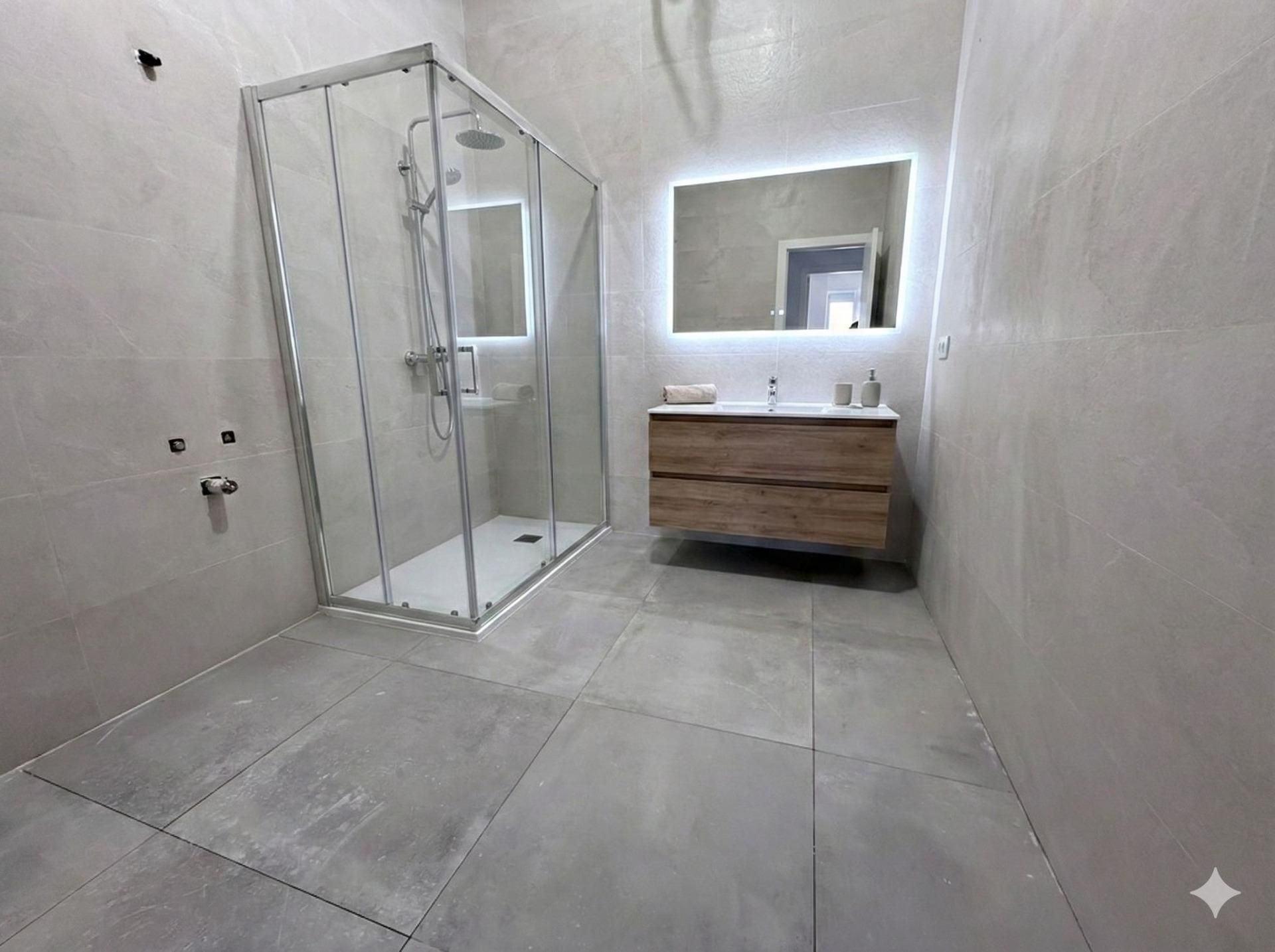 Bathroom of Flat for sale in Elche / Elx