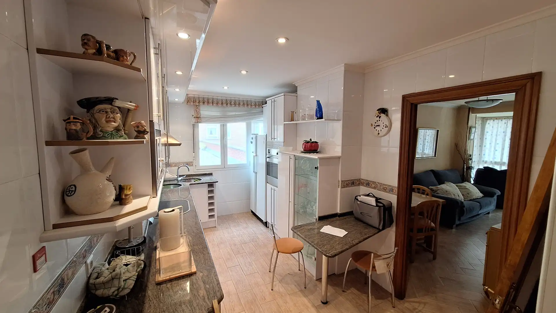 Cocina de Piso en venta en Burgos con Calefacción, Terraza y Amueblado