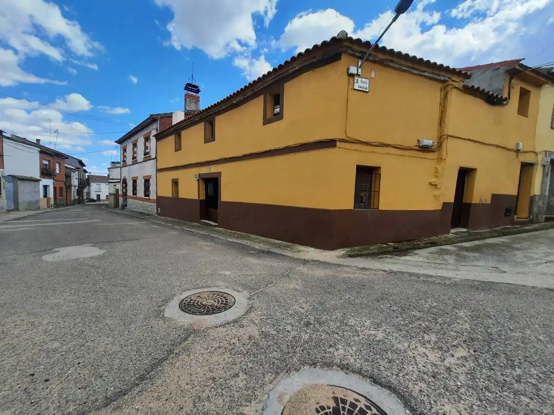Vista exterior de Casa o xalet en venda en Nombela amb Calefacció