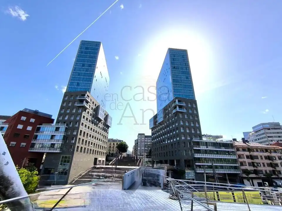 Vista exterior de Piso en venta en Bilbao  con Aire acondicionado, Calefacción y Trastero