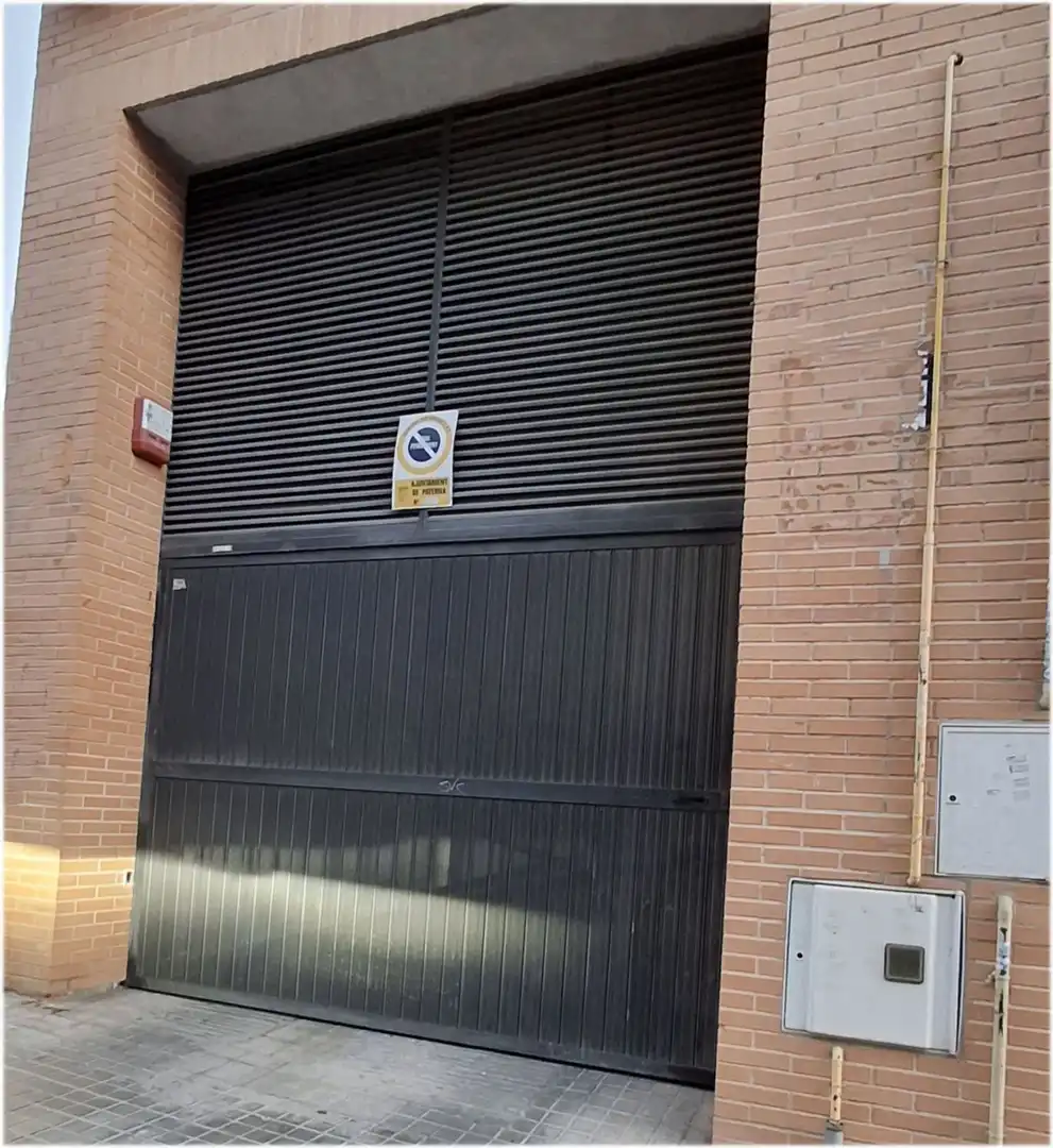 Vista exterior de Garaje en venta en Paterna