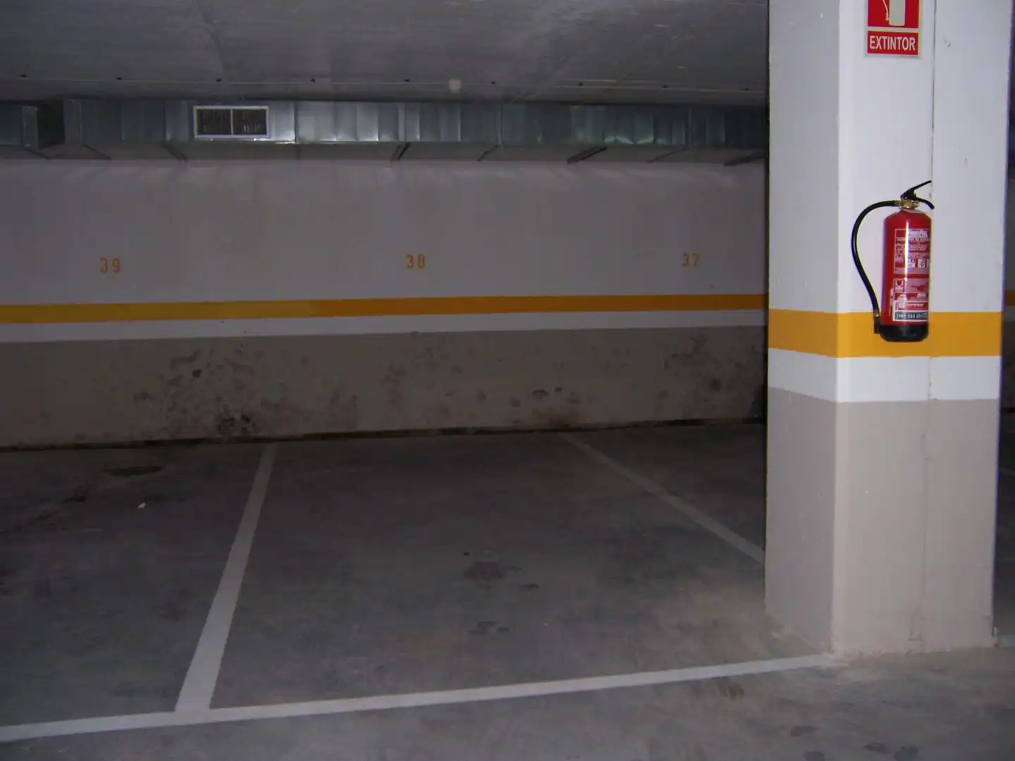 Parking de Ático en venta en Cariño con Parquet, Amueblado y Horno
