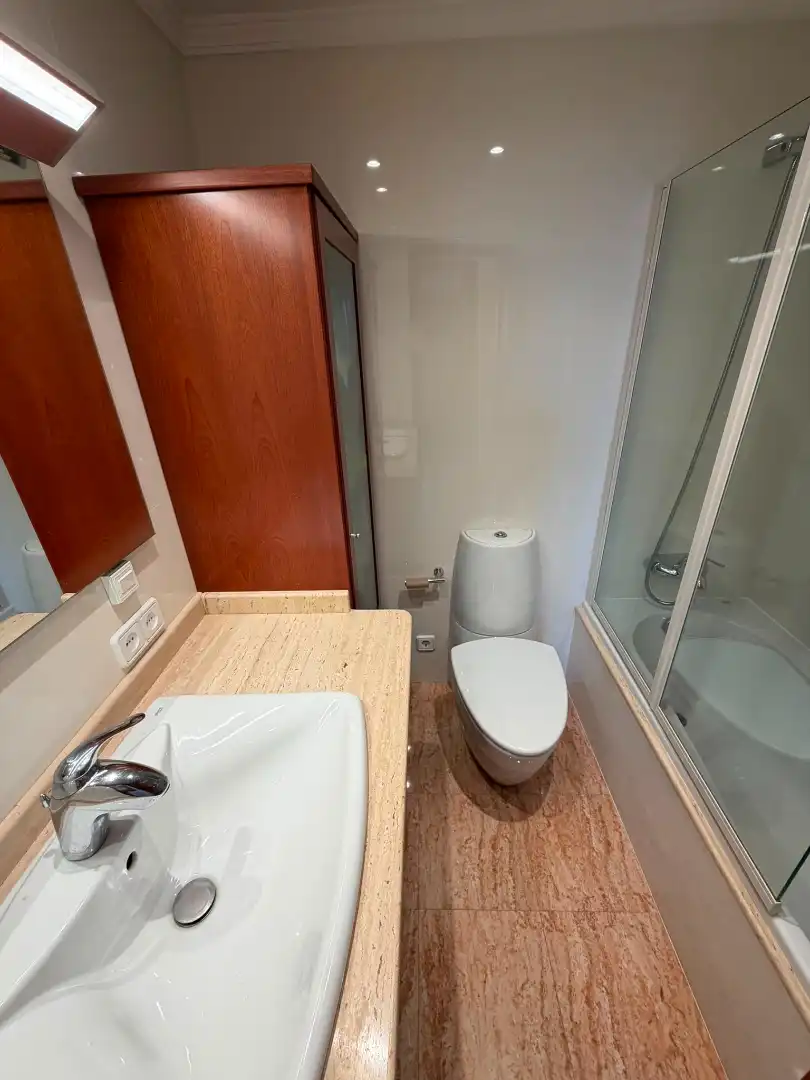 Badezimmer von Dachboden zum Verkauf in Gavà mit Klimaanlage, Heizung und Terrasse