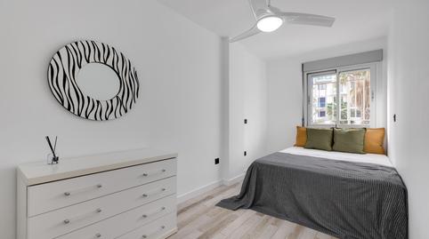 Foto 5 de Apartament en venda a Avenida de las Olas, Punta Prima, Alicante