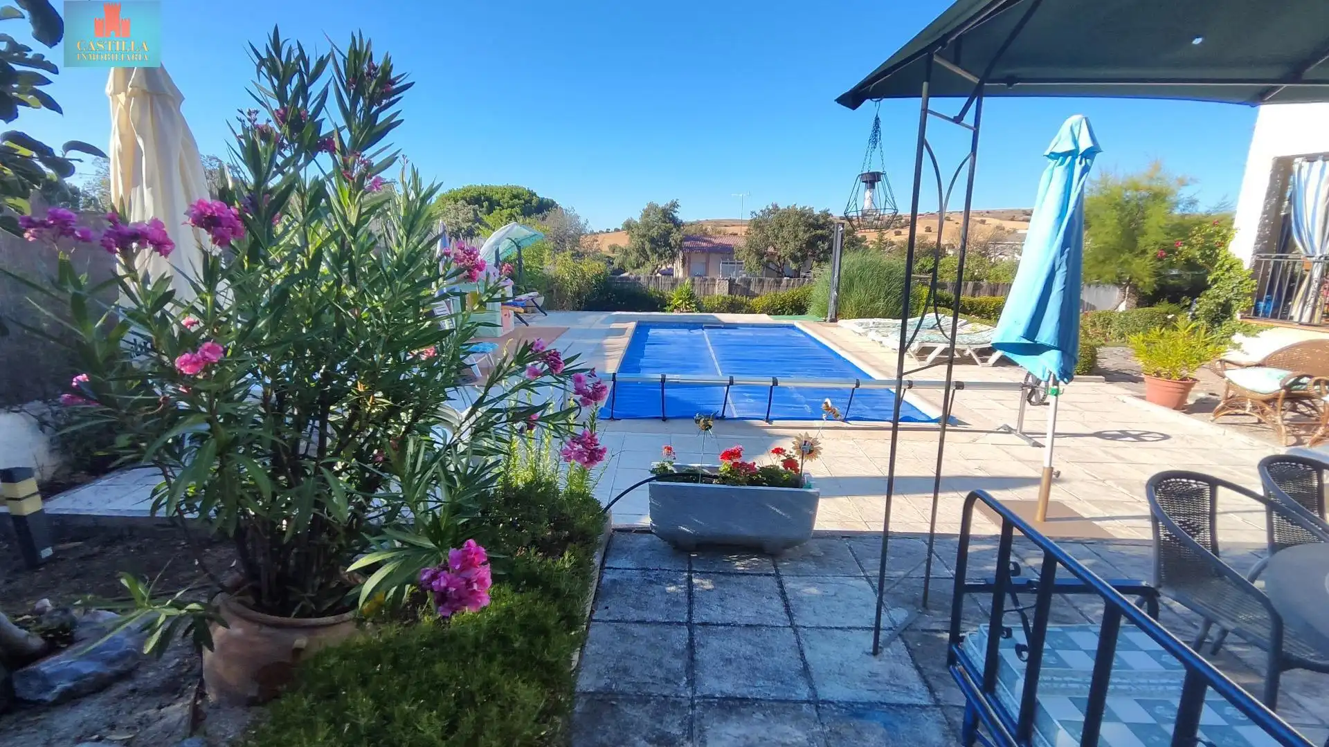 Piscina de Casa o xalet en venda en Peñalba de Ávila amb Calefacció, Jardí privat i Traster