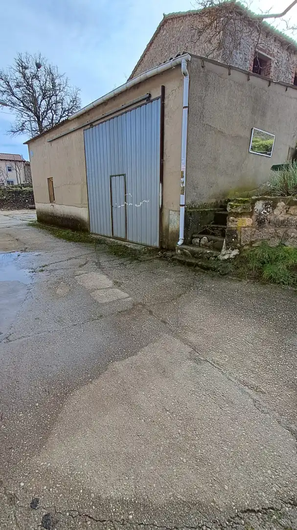 Parkplatz von Country house zum Verkauf in Basconcillos del Tozo