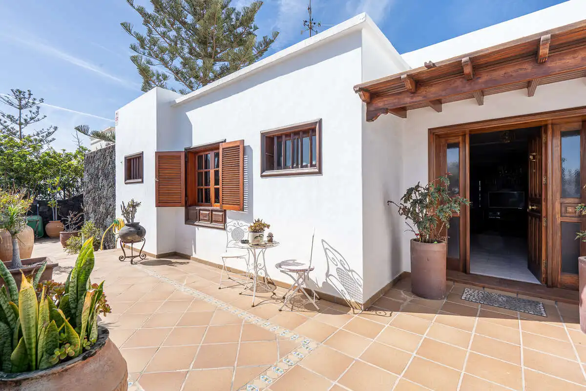 Vista exterior de Casa o chalet en venta en Arrecife con Piscina