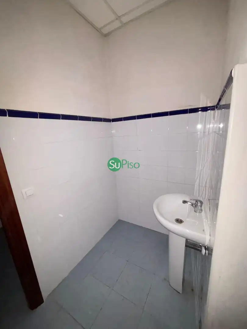 Bany de Nau industrial en venda en Illescas amb Alarma
