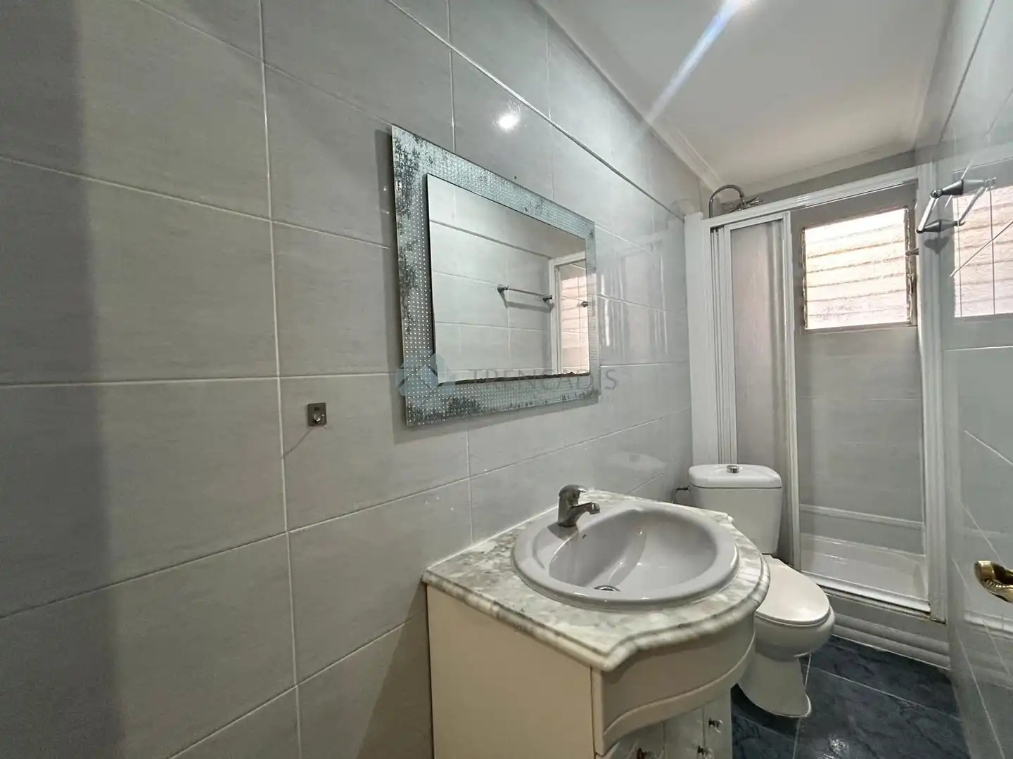 Baño de Piso en venta en Benetússer con Balcón