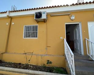 Vista exterior de Casa o xalet de lloguer en San Bartolomé de Tirajana amb Terrassa