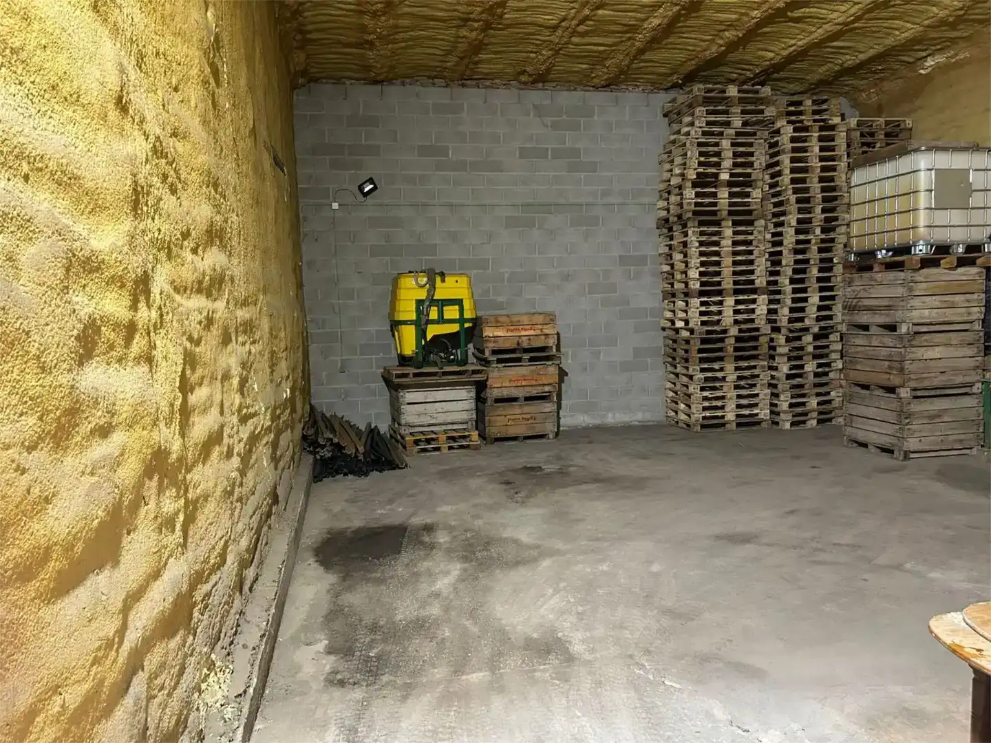 Fabrikhallen zur Miete in Torrelameu