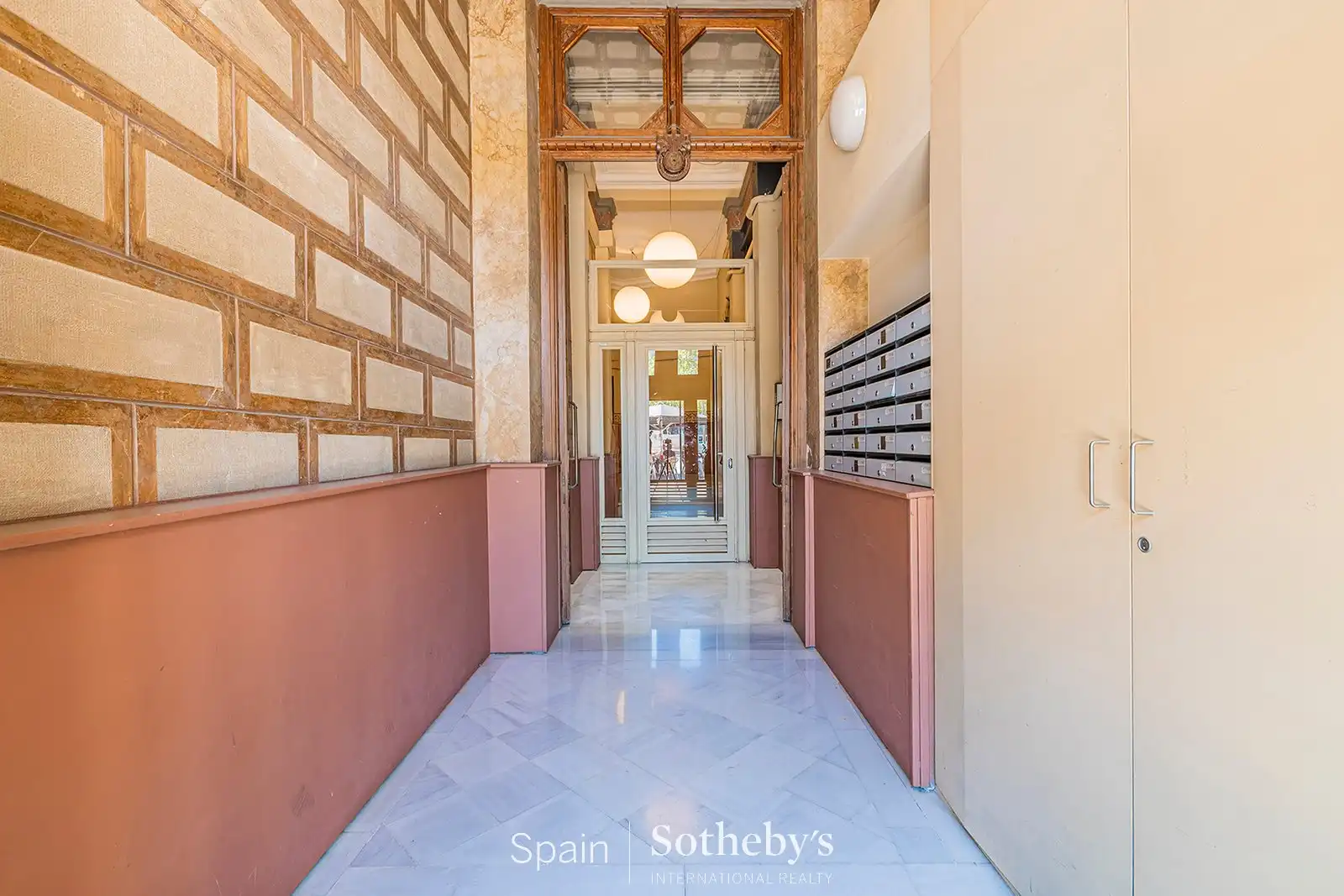 Apartament amb ascensor en venda a Gran Via de les Corts Catalanes, imagen 56