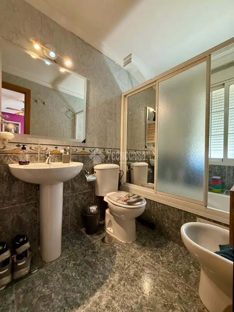 Baño de Casa adosada en venta en Alovera con Aire acondicionado