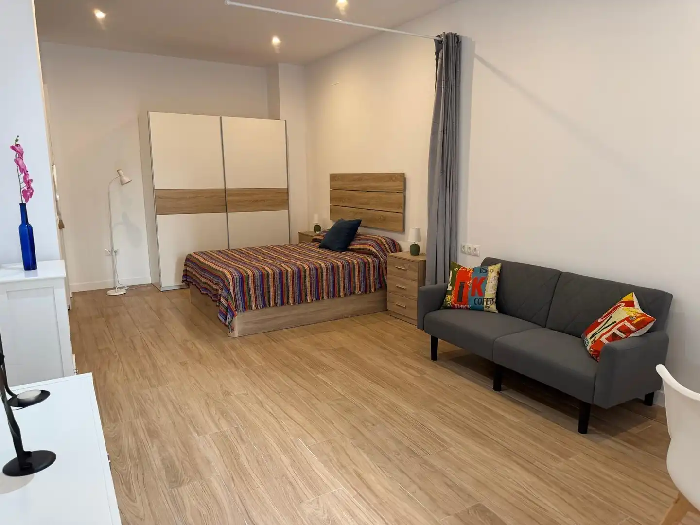 Habitación de Estudio de alquiler en Torremolinos con Aire acondicionado, Calefacción y Amueblado