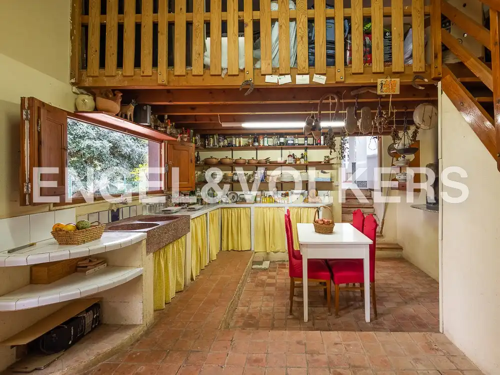 Cuina de Casa o xalet en venda en Castellón de la Plana / Castelló de la Plana amb Aire condicionat, Calefacció i Jardí privat