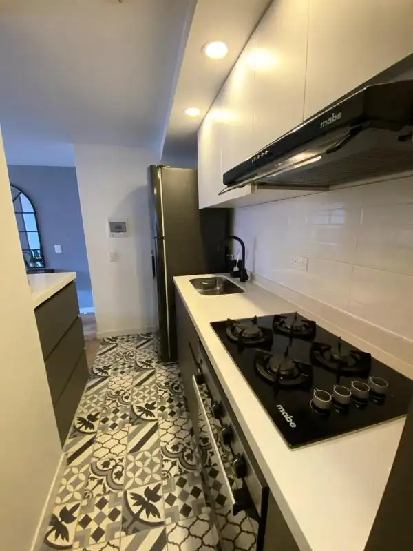 Cuina de Apartament de lloguer en Madrid amb Aire condicionat, Moblat i Es permeten mascotes