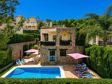 Chalet con piscina en venta en La Sella