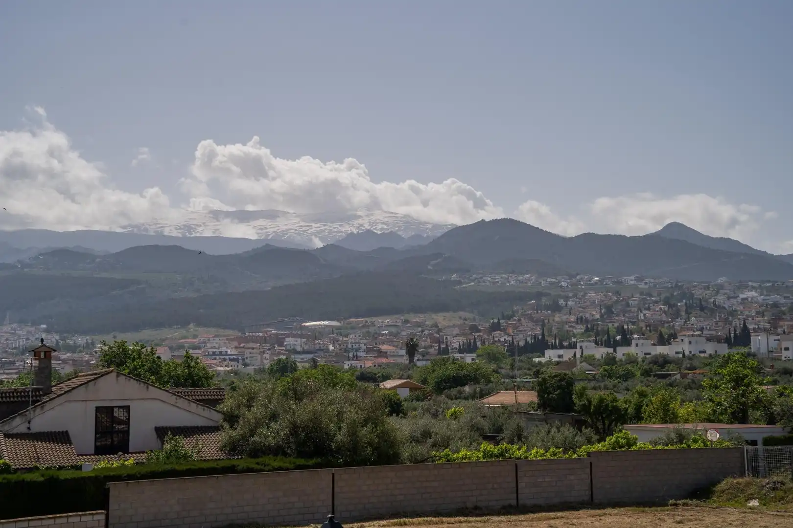 Vista exterior de Casa adosada en venta en Ogíjares con Aire acondicionado, Calefacción y Terraza