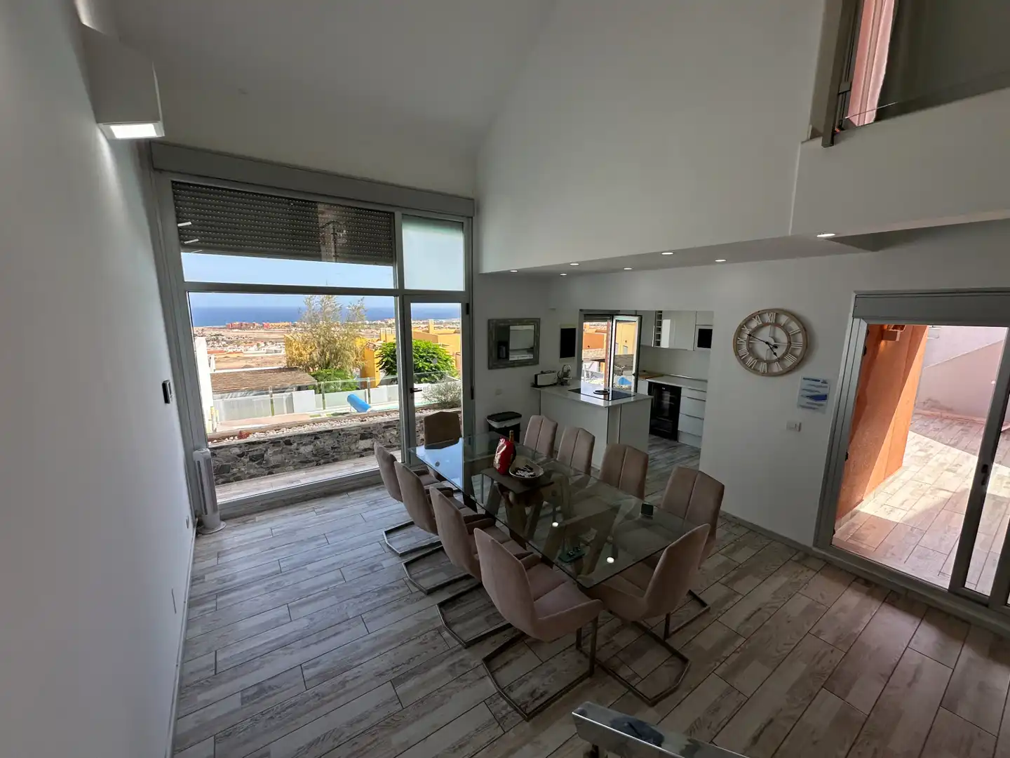 Casa aparellada amb terrassa en venda a Calle Tibiabin, imagen 7