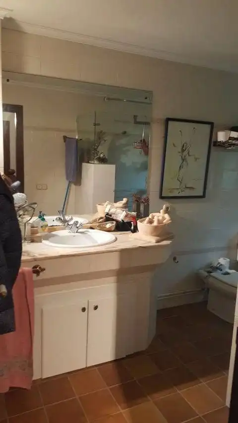 Baño de Casa o chalet en venta en Pontevedra Capital  con Calefacción, Jardín privado y Terraza