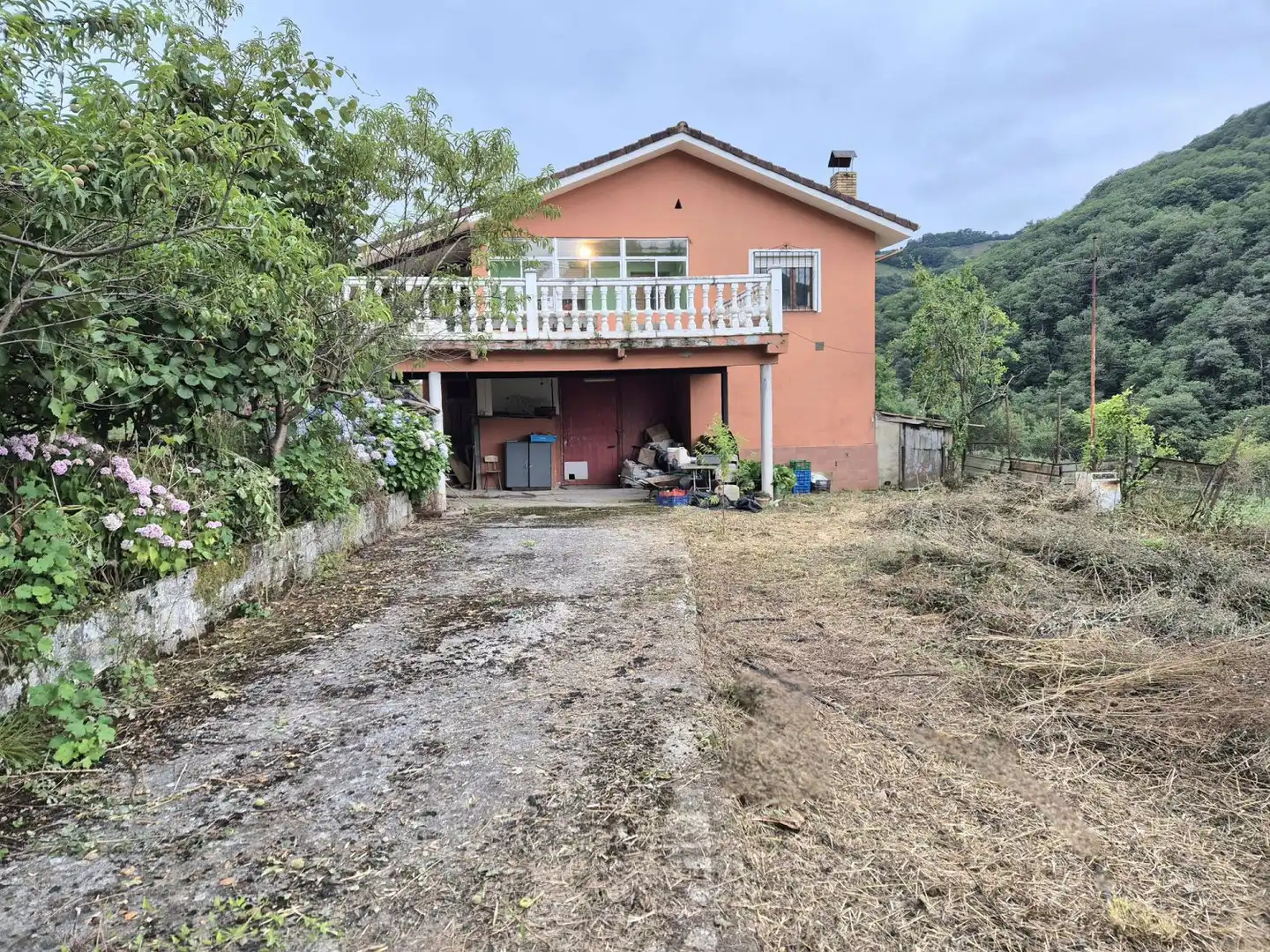 Casa con terraza en venta en Belmonte de Miranda