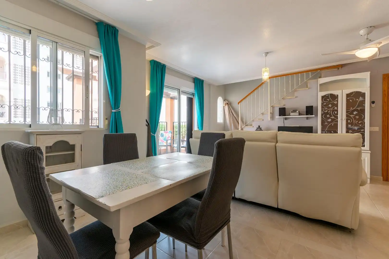 Menjador de Dúplex en venda en Orihuela amb Aire condicionat, Jardí privat i Terrassa