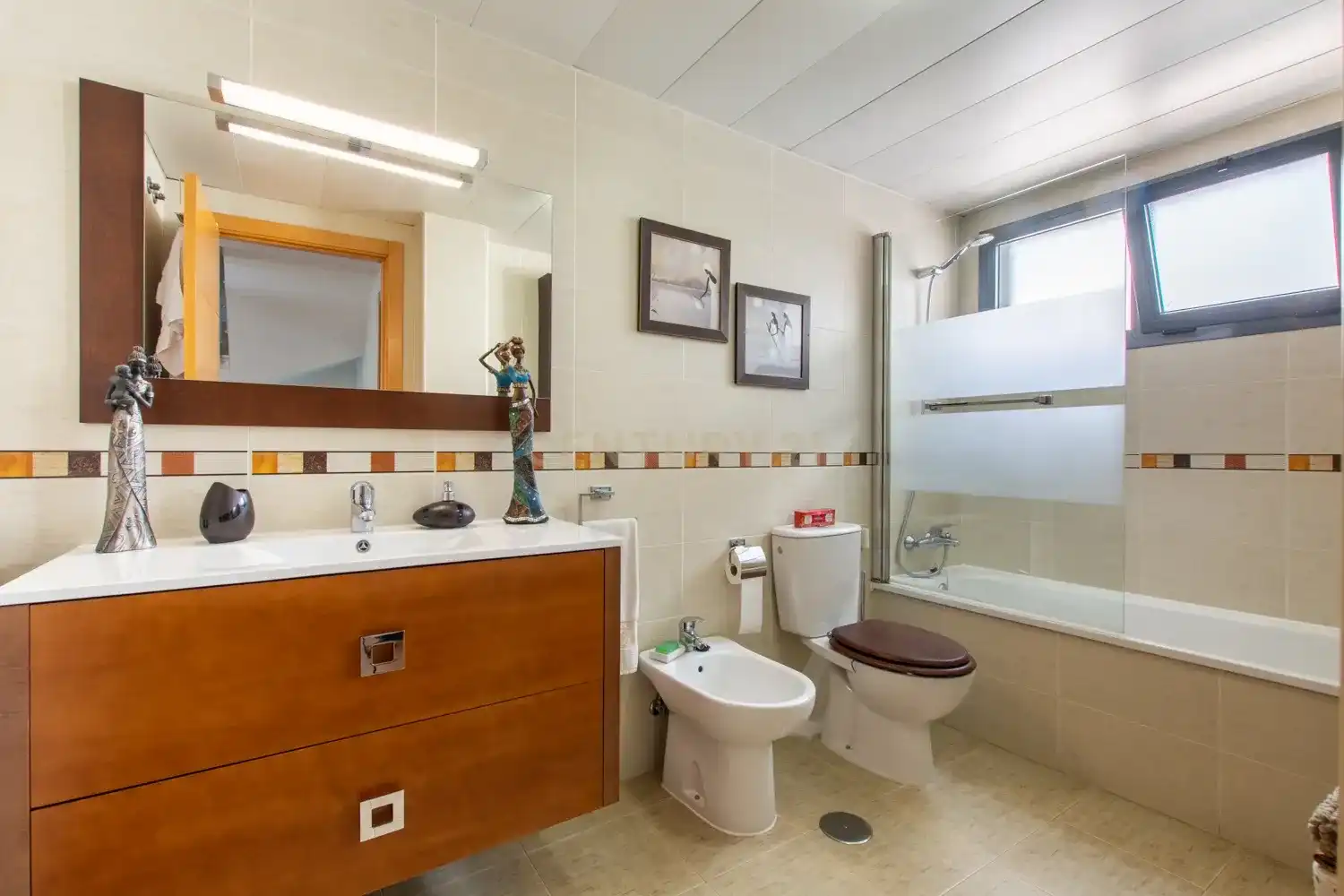 Bathroom of Detached homes for sale in Parla  with Air Conditioner, Storage room and Swimming Pool