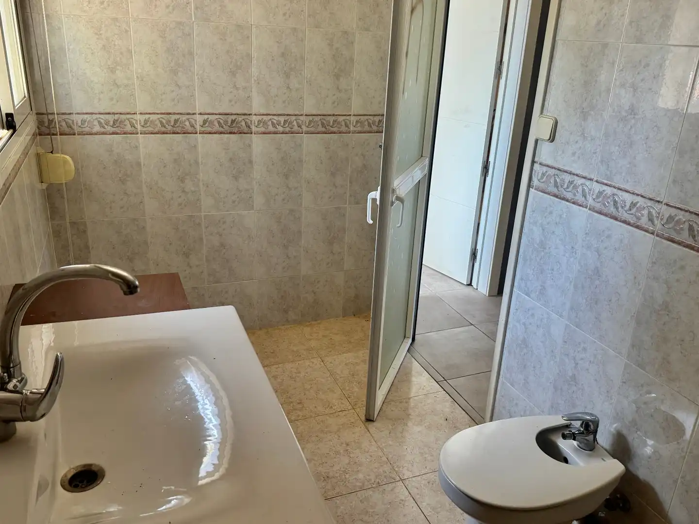 Badezimmer von Maisonette zum Verkauf in Salou mit Terrasse und Abstellraum