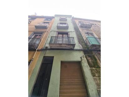 Vista exterior de Edifici en venda en Manresa