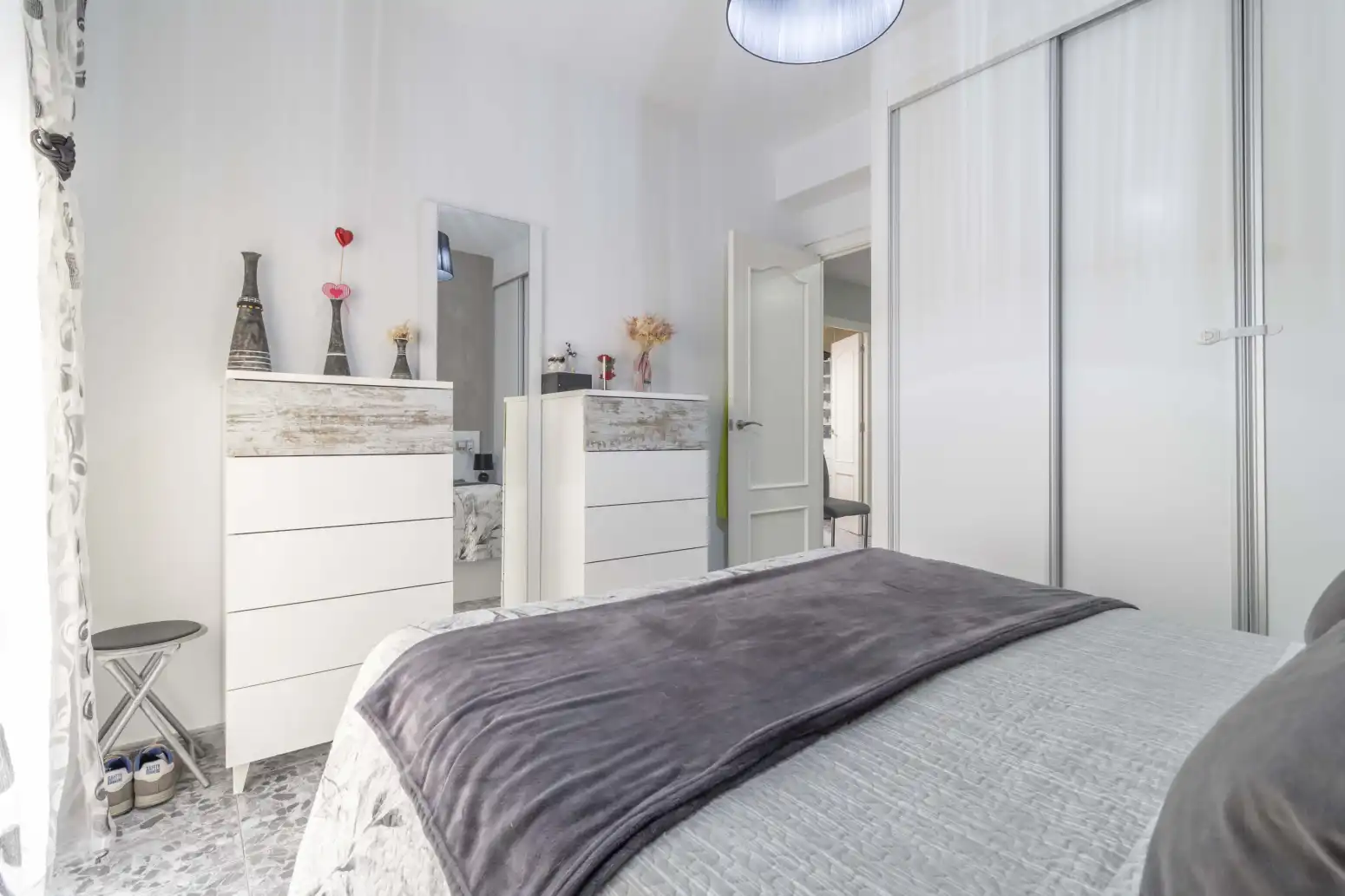 Bedroom of Flat for sale in Sevilla  with Air Conditioner, Storage room and Balcony