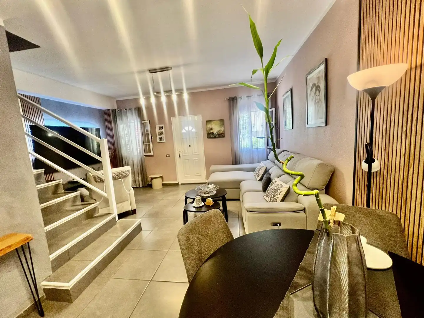 Wohnzimmer von Einfamilien-Reihenhaus zum Verkauf in San Bartolomé de Tirajana mit Klimaanlage, Terrasse und Abstellraum