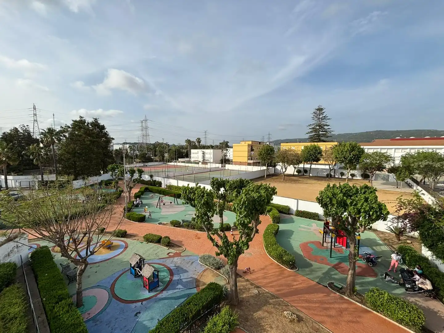 Vista exterior de Casa adosada en venta en San Roque con Trastero, Amueblado y Alarma