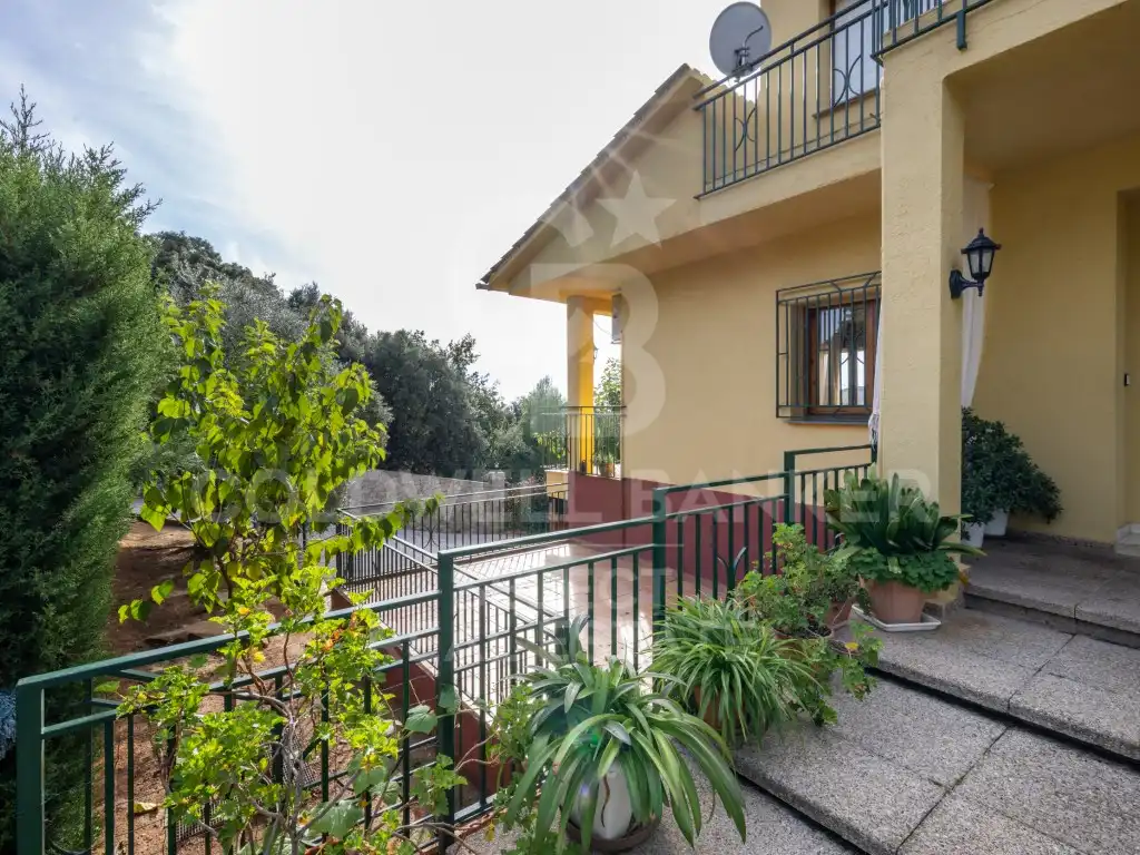 Vista exterior de Casa o xalet en venda en Castellar del Vallès