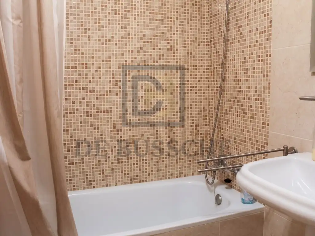 Baño de Piso en venta en Pilar de la Horadada con Aire acondicionado, Amueblado y Horno