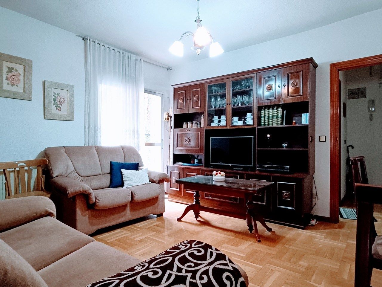 Living room of Flat to rent in  Madrid Capital  with Heating, Parquet flooring and Terrace