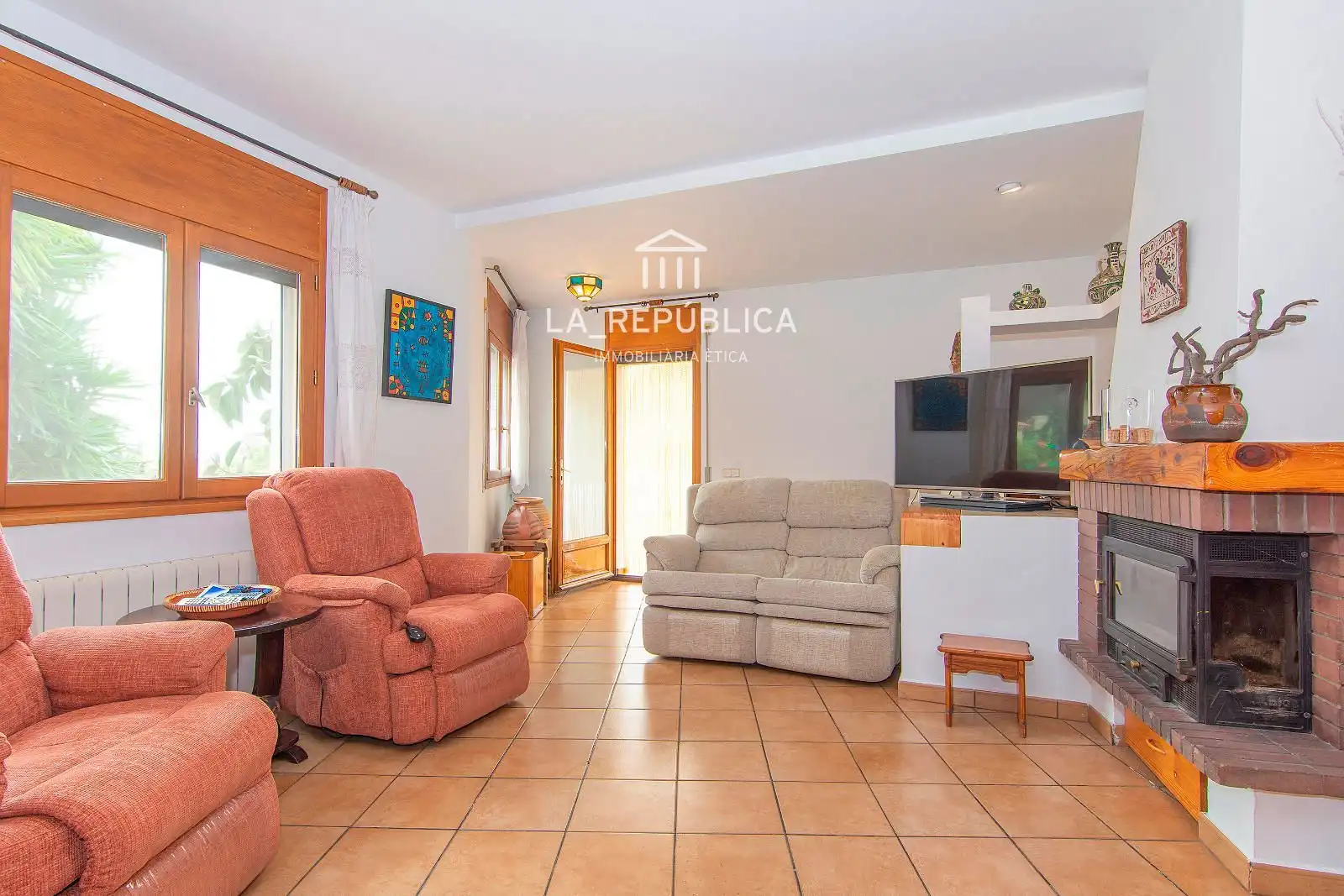Sala de estar de Casa o chalet en venta en Cabrera de Mar con Aire acondicionado, Calefacción y Jardín privado