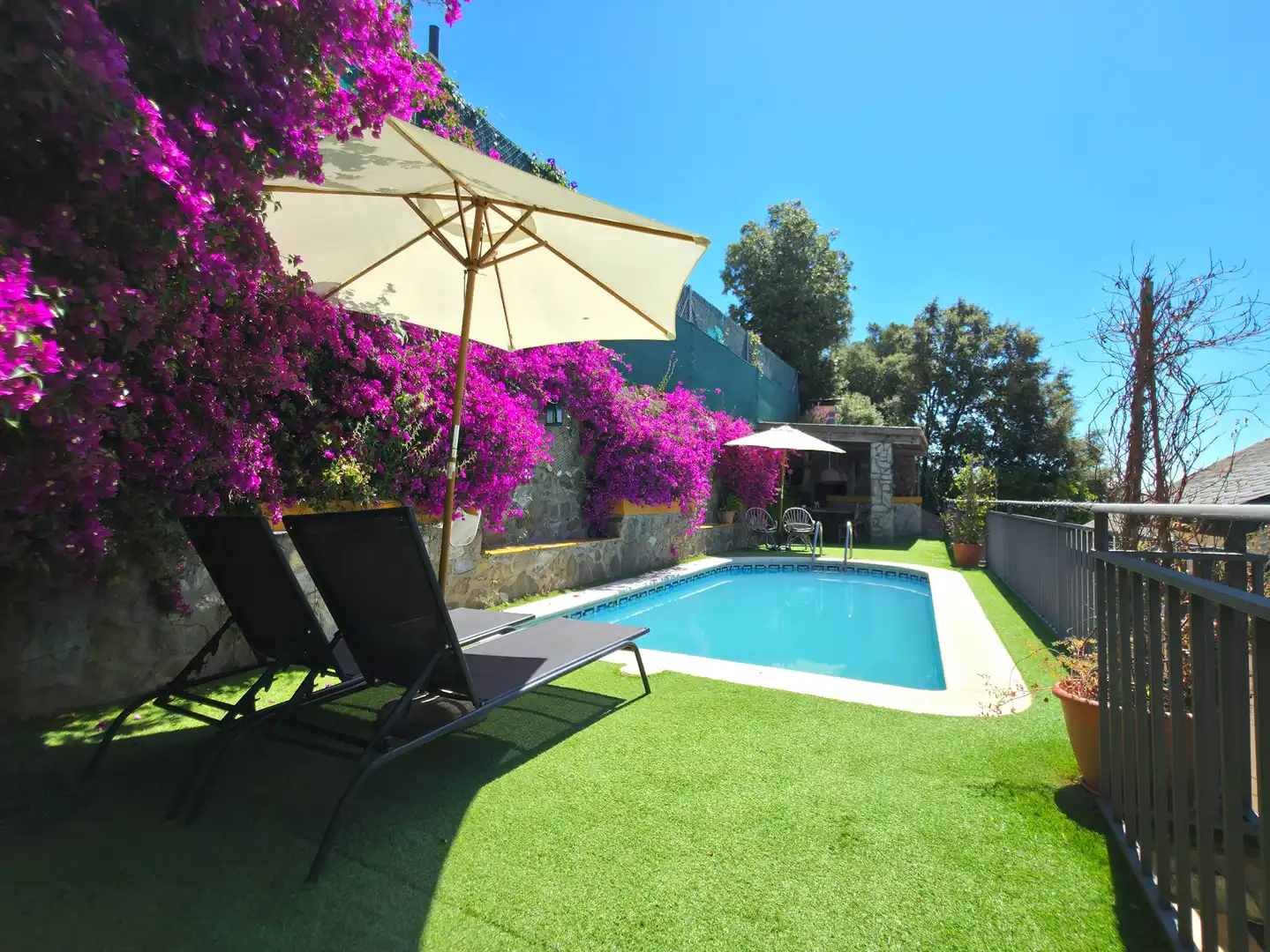 Piscina de Casa o chalet en venta en Corbera de Llobregat con Aire acondicionado, Calefacción y Jardín privado