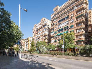 Pis amb balcó en venda a Camino de Ronda