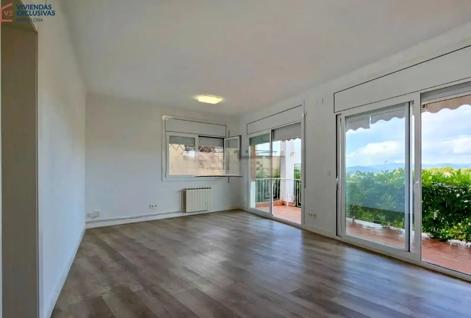 Sala d'estar de Casa o xalet en venda en Sant Just Desvern amb Aire condicionat, Calefacció i Jardí privat
