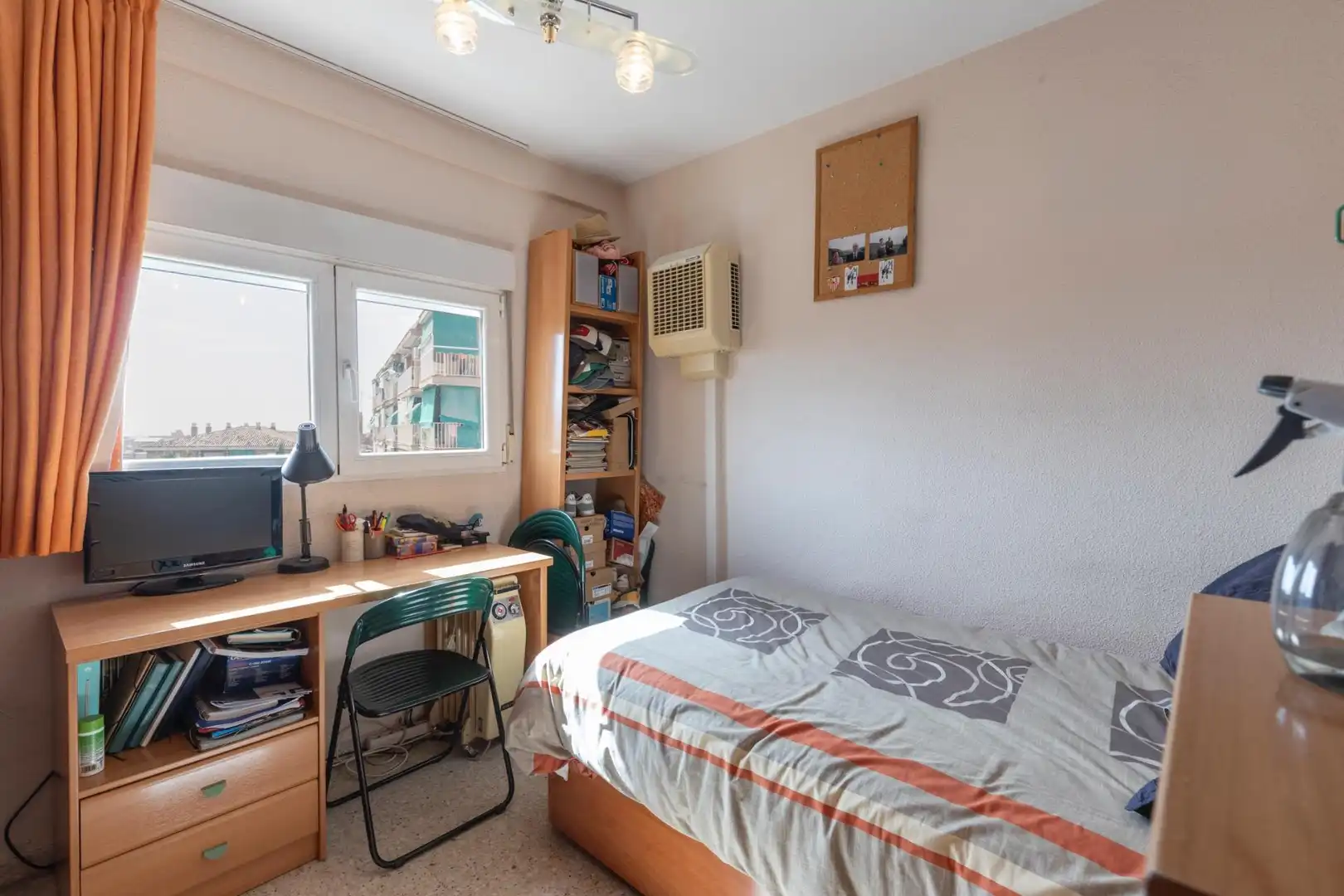 Habitación de Piso en venta en Granada con Aire acondicionado, Calefacción y Balcón