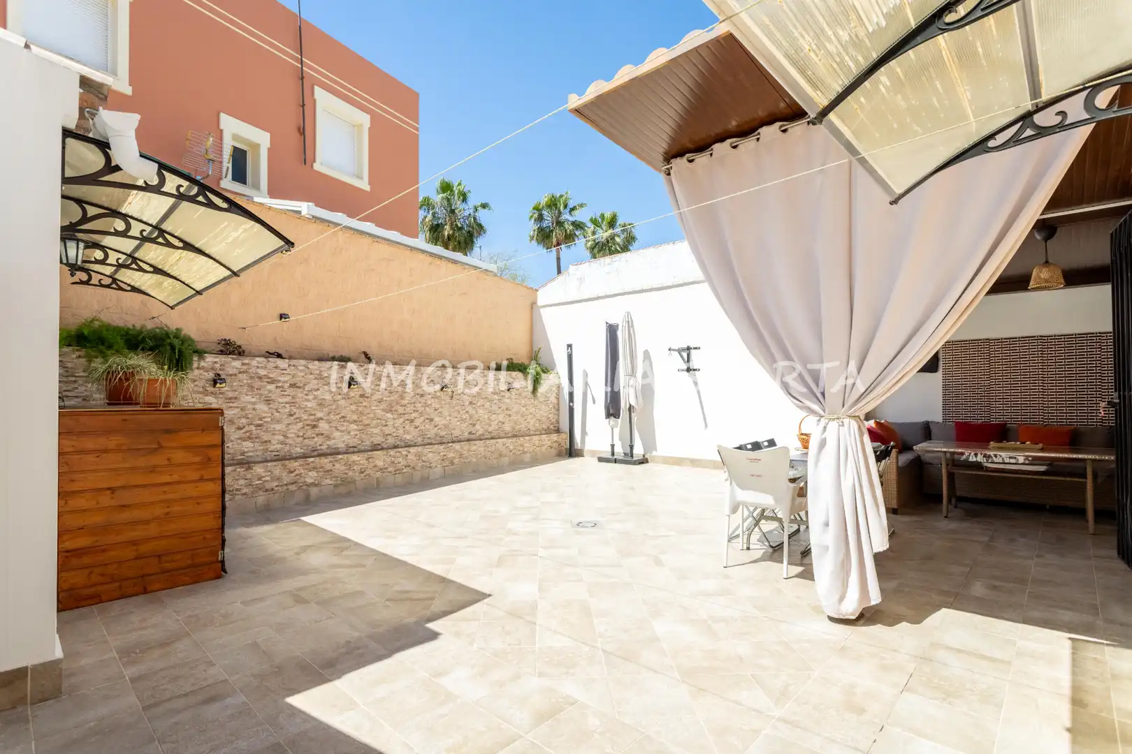 Terraza de Casa adosada en venta en Villanueva del Ariscal con Aire acondicionado, Calefacción y Jardín privado