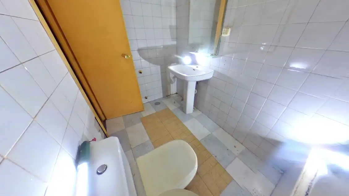 Bany de Pis en venda en Valladolid amb Balcó