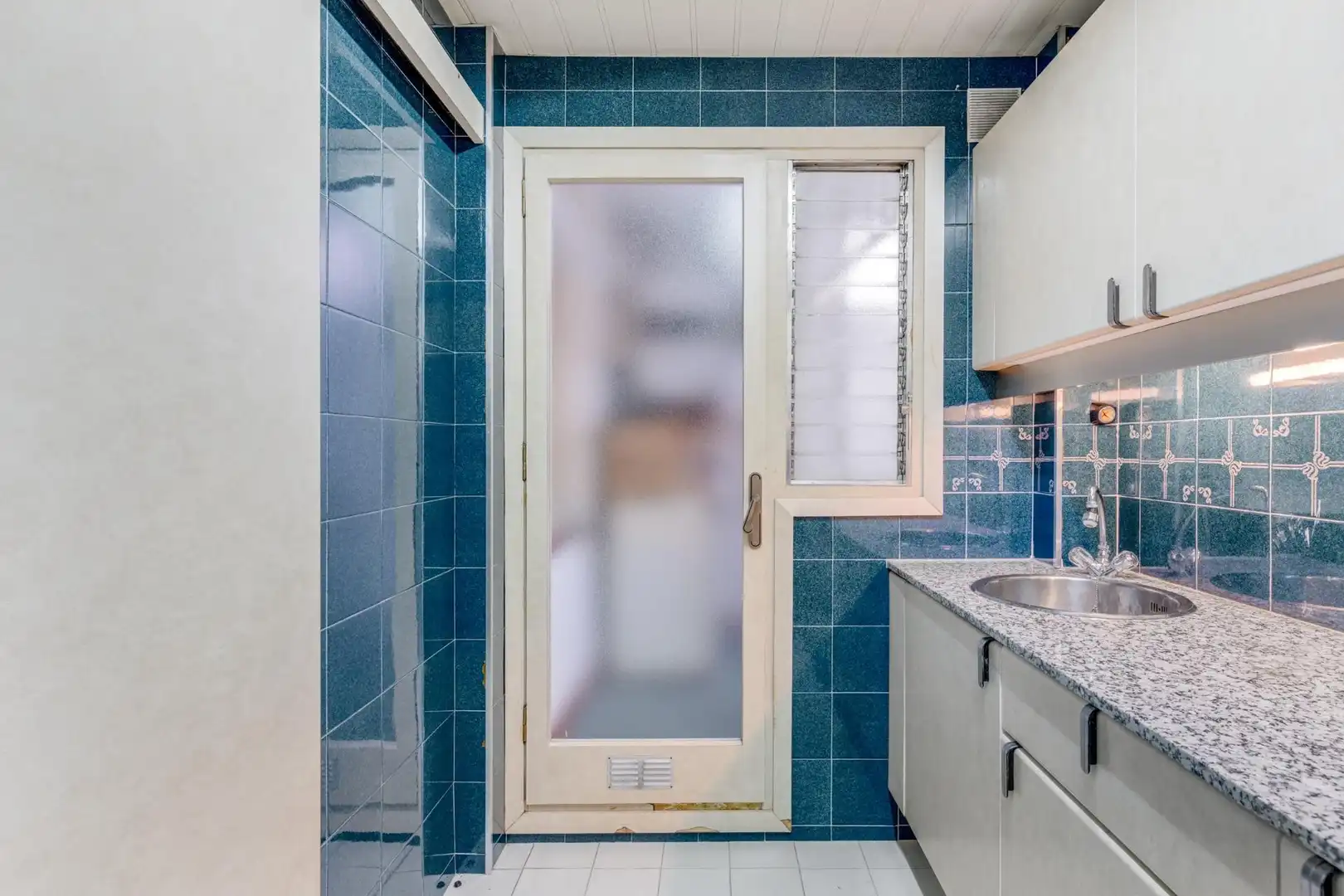 Cocina de Piso en venta en Barcelona con Balcón y Alarma