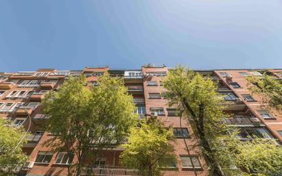 Vista exterior de Pis en venda en  Madrid Capital amb Calefacció, Terrassa i Traster